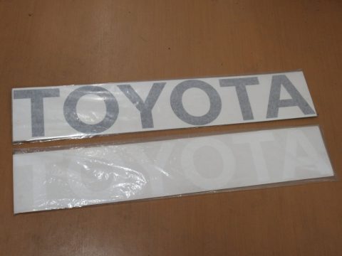 GUN125 ハイラックス　輸出用　TOYOTAロゴデカール　白、黒　純正オプション品